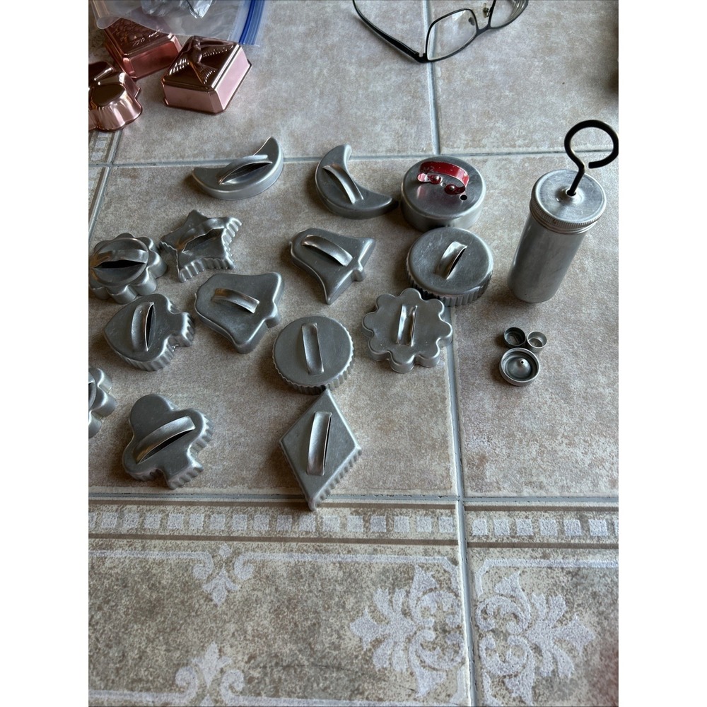 Lot Vintage 40's 50's Metal Christmas Cookie Cutters With Piper